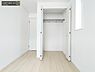 収納：【クローゼット】お部屋ごとに設けた収納は住みやすさへのこだわりです。