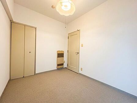 ☆明るい洋室です!!AI加工により家具等は消去しています。