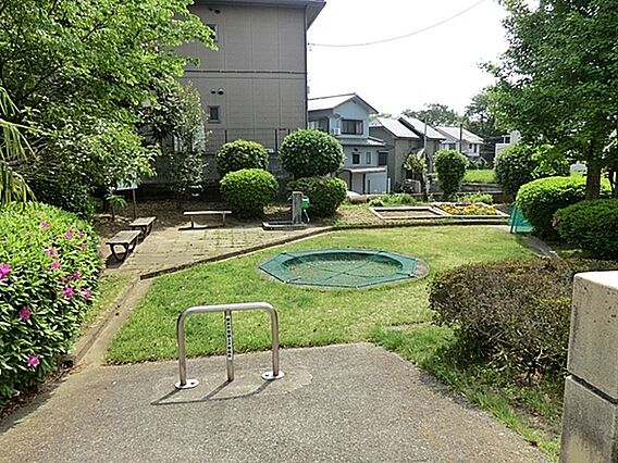 稲荷前第四公園...