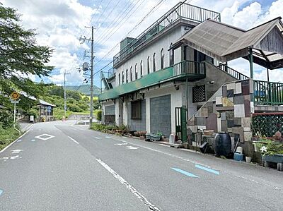 外観:近隣には建物も少なく自然豊かな環境です。 外観:近隣には建物も少なく自然豊かな環境です。