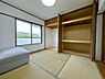 収納：【北側和室】壁一面の収納がございます。お洋服やお荷物などスッキリと片付けていただけます。