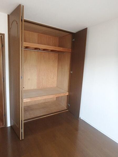 収納があるので部屋を広く使えます!