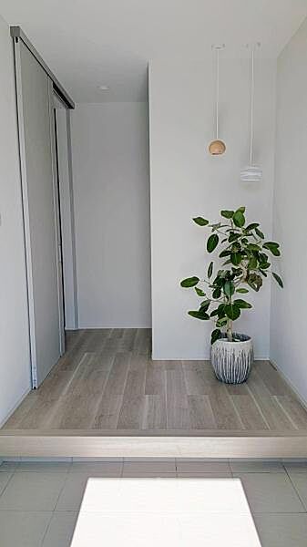 玄関を拡大表示