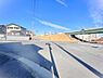 その他：広々とした前面道路です
