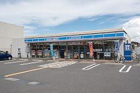 ローソン加古川平岡町一色店まで450m