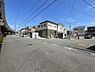 その他：角地にて陽当り通風良好♪
