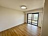 洋室：バルコニーに面している明るい部屋です！