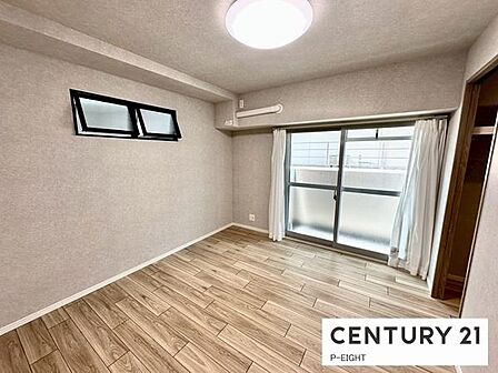 バルコニーに面している明るい部屋です!