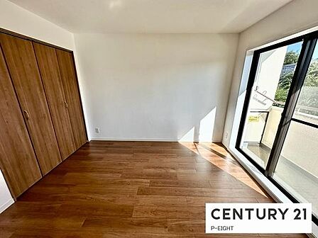 バルコニーに面している明るい部屋です！