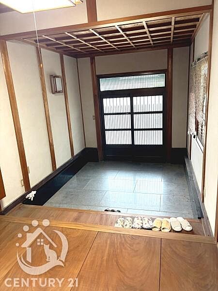 玄関を拡大表示