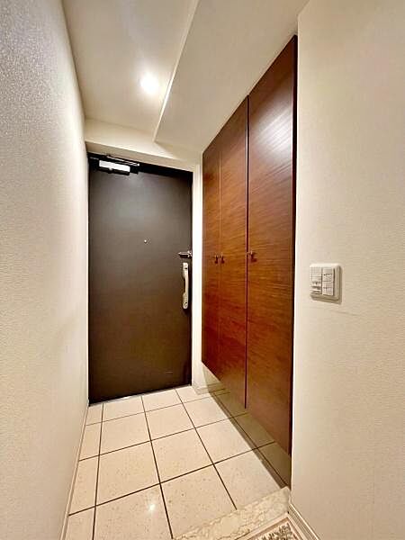 玄関を拡大表示