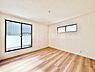 洋室：【2階　洋室　9.5帖】別角度