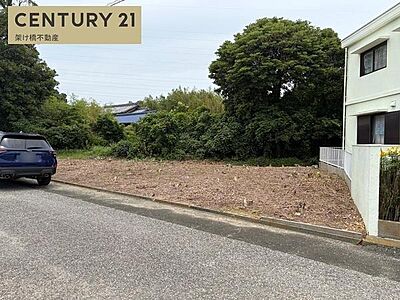 外観:豊橋鉄道渥美線の向ヶ丘駅や植田駅から徒歩でアクセス可能な立地。物件には公道との接道があり、南向きの土地です。 外観:豊橋鉄道渥美線の向ヶ丘駅や植田駅から徒歩でアクセス可能な立地。物件には公道との接道があり、南向きの土地です。