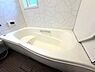 浴室：ゆったりとした広さのバスルームは、1日の疲れを癒す特別なリラックス空間。