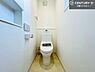 トイレ：1・2階にトイレがございます！朝の忙しい時間帯も待たずにすみそうですね。白を基調とした清潔感のあるトイレでお手入れがしやすいです！