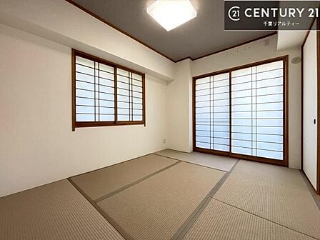 日本人の心感じる「和」の空間。井草の香り漂う空間は癒しのひと時を演出してくれます!リラックス効果があるので快適に過ごせそうです。
