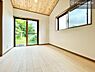 子供部屋：2面採光を確保した明るい室内は、風通しも良く大変居心地の良い空間となっております。リラックスして過ごせる心地の良いお部屋です！