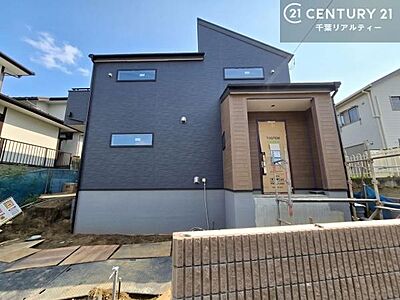 外観：建設中です！施工例のご見学できます！周辺環境や他物件もまとめてご案内可能です！不動産の事ならどんな事でもお気軽にご相談ください。