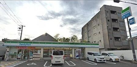 ファミリーマート万代東二丁目店まで204m