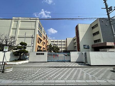 八尾市立刑部小学校まで363m