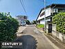 その他：現地前面道路は車の通行がしやすい幅員です。周辺は住宅が立ち並び季節の移ろいを感じられます。敷地へのアクセスも良好で落ち着いた雰囲気が感じられます。日当たりも良く明るさを感じられるロケーションです。