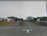 周辺：三股町立三股西小学校まで1136m、知・徳・体の調和のとれた、人間性豊かな児童の育成