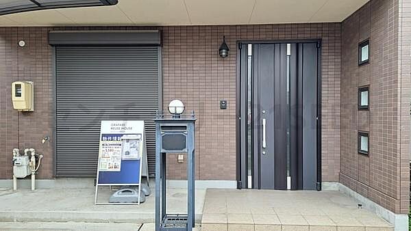 玄関を拡大表示