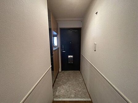 現状居住中につき現在は動産物がございます。予めご承知おきください。