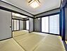 和室：1Fの独立した和室は、突然の来客にも独立したお部屋は活躍します。大きめの収納もありますので、収納力もしっかり確保しています！