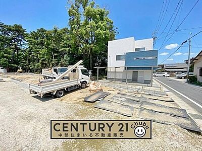外観：知立市【弘法町】全5棟の新築分譲住宅です。  建築中の為、同社施工の参考建物を実際にご見学できます。お気軽にお問い合わせください！