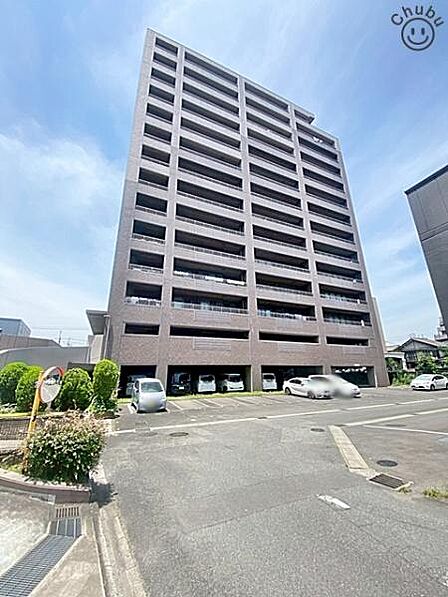 駐車場(6000円/月) ぜひ現地にて、実際の建物・駐車・環境・街並み・日当たりなどなどご確認ください!平日・お仕事帰りなど、いつでもご案内できますので、お気軽にお問い合わせください!