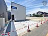 駐車場：お車は2台駐車可能(車種による)ぜひ現地にて、実際の建物・環境・街並み・日当たりなどなどご確認ください！平日・お仕事帰りなど、いつでもご案内できますので、お気軽にお問い合わせください！