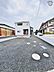 駐車場：お車は2台駐車可能(車種による)！ぜひ現地にて、実際の建物・駐車・環境・街並み・日当たりなどなどご確認ください！平日・お仕事帰りなど、いつでもご案内できますので、お気軽にお問い合わせください！
