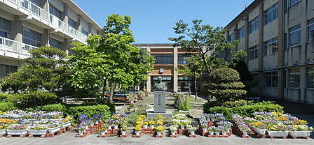 岡崎市立矢作中学校まで2870m