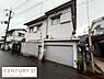 その他：落ち着いた住宅街に佇む建物です。しっかりとした外壁が特徴で雨の日にも安心感があります。シャッター付きのガレージが備わっている点が便利です。お庭や玄関周りもすっきりしており住環境が整っています。