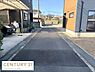 その他：前面道路は幅員が確保されており車の出入りもスムーズに行えます。静かな住宅街に位置しているため落ち着いた住環境です。建物周辺も整理され清潔感があります。日当たりも良好です。