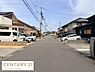 その他：前面道路が広く車の出し入れがしやすい環境です。住宅街が整然としており周囲もゆったりとした印象です。両側に駐車スペースが確保されており車を複数台所有される方にも便利です。