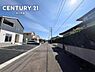 その他：南側前面道路です。