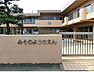 周辺：聖園幼稚園まで824m