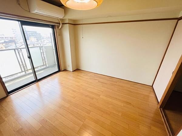 洋室を拡大表示