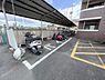 その他：屋根付きのバイク置き場があるのでバイクを天候から守ることができます♪