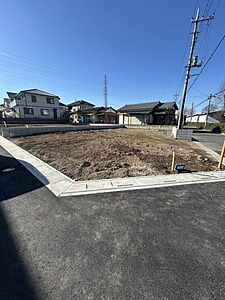 外観:~開放感のある角地~南東側からの陽光が降り注ぐ、明るい敷地です。敷地面積約50坪。陽当たり良好な角地です。■建築条件なし売地■現況更地につき、すぐに建築プランをご検討いただけます。 外観:~開放感のある角地~南東側からの陽光が降り注ぐ、明るい敷地です。敷地面積約50坪。陽当たり良好な角地です。■建築条件なし売地■現況更地につき、すぐに建築プランをご検討いただけます。