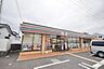 周辺：セブンイレブン北本東間2丁目店まで500m、公共料金の支払いやセブン銀行ATMが利用できる『セブン-イレブン』が近く、生活の利便性が高まります。