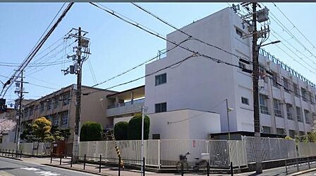 大阪市立東中本小学校まで251m