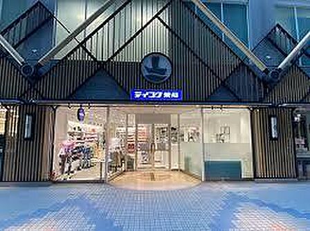 テイコク薬店弁天町店まで515m
