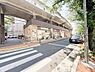 その他：見通しが良く綺麗に整備された前面道路！周辺は歩道が確保されているため、小さなお子様の通学や夜間の歩行も安心です。駅や周辺施設へのアクセスも良好です。