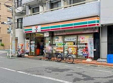 セブンイレブン豊島千早1丁目店まで210m