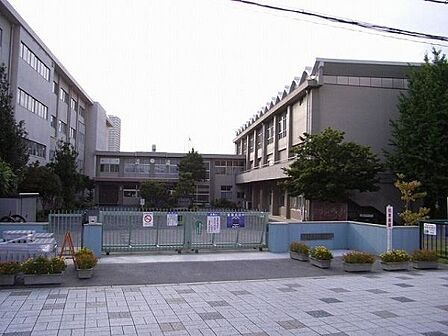草津市立草津第二小学校まで1010m