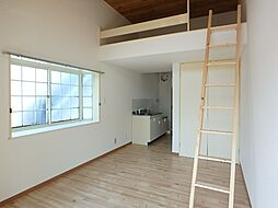 ジュネッセ松が丘 C棟 105号室 1階ワンルームのリビング/ダイニング