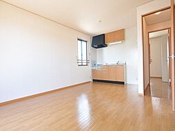 ラ・ルーン 205号室 2階2LDKのリビング/ダイニング